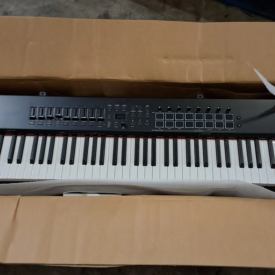 BOXED M-AUDIO HAMMER 88 PRO – USB MIDI KEYBOARD