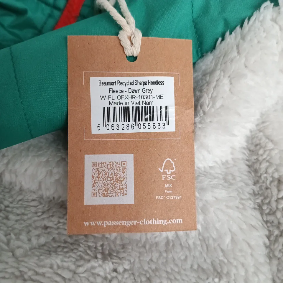 Passenger Beaumont Recycled Sherpa Hoodless Fleece – Dawn Grey, UK M