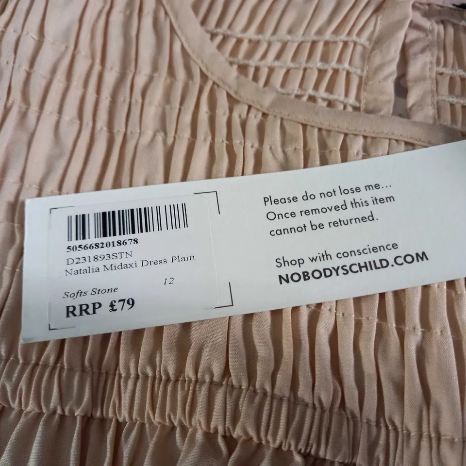 NOBODYS CHILD NATALIA MIDAXI DRESS IN SOFT STONE - 12