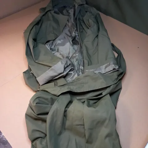 MISSGUIDED TALL COAT IN GREEN - UK 10