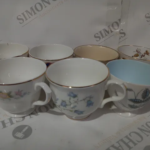 BOXED UNBRANDED ASSORTMENT OF PORCELAIN TEACUPS