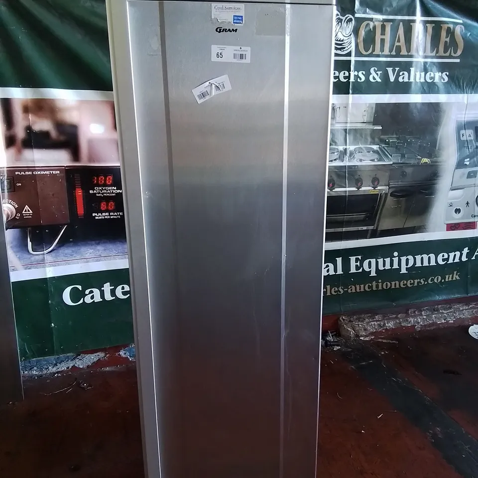 GRAM TALL COMMERCIAL FREEZER Model F400RU