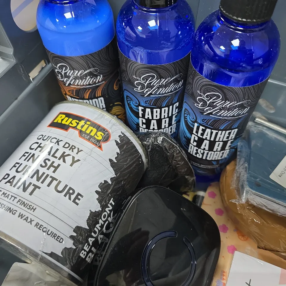 LOT OF ASSORTED HOUSEHOLD ITEMS TO INCLUDE BUILD YOUR OWN BIRDHOUSE, PLASTERS AND TRAVEL UMBRELLA