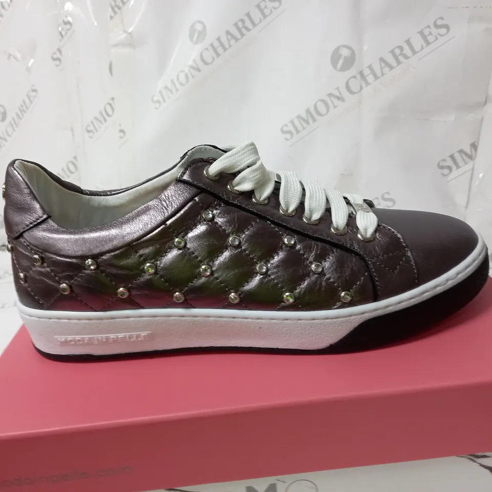 BOXED MODA SIZE 7 PEWTER  LEATHER ADELAID LACE UP QUILTED TRAINERS 