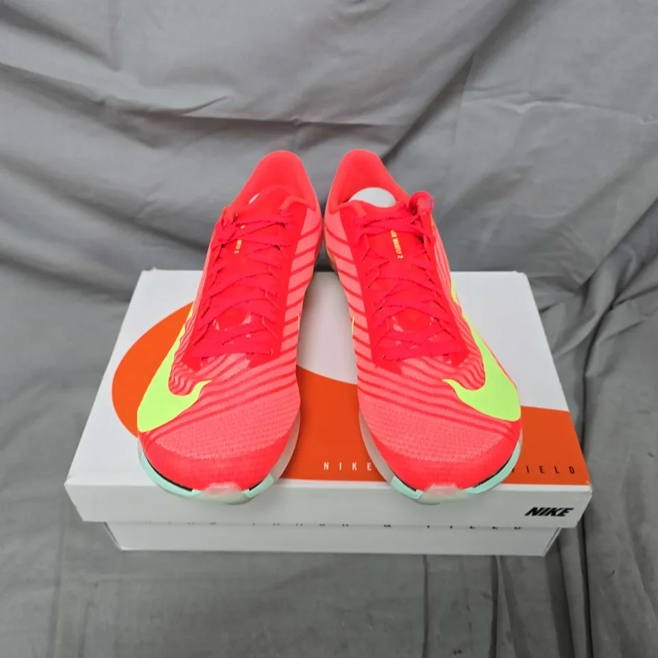 BOXED PAIR OF NIKE AIR ZOOM MAXFLY 2 IN ORANGE - UK 7