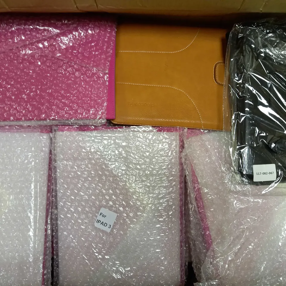 LOT OF APPROXIMATELY 40 ASSORTED TABLET CASES