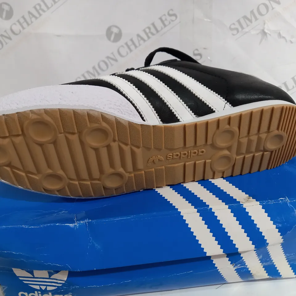BOXED PAIR OF ADIDAS SAMBA BLACK TRAINERS SIZE 9 