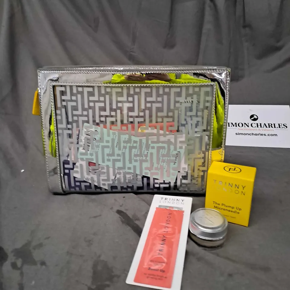 TRINNY LONDON COSMETICS BAG WITH ASSORTED SKIN CARE SAMPLES