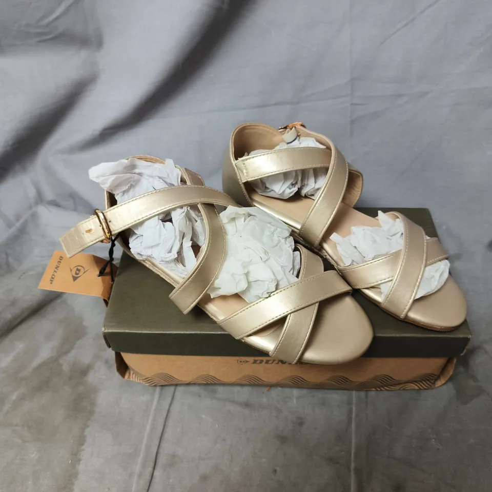 DUNLOP WOMEN’S GOLD METALLIC STRAPPY SANDALS – UK 5 (EU 38)