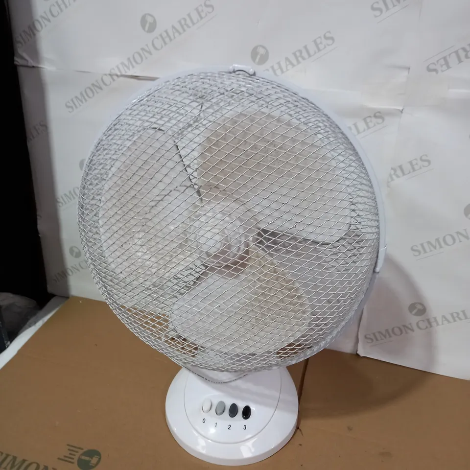 CHALLENGE WHITE DESK FAN