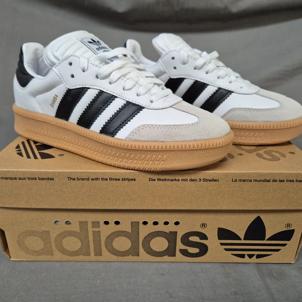 BOXED PAIR OF ADIDAS SAMBA XLG SHOES IN WHITE/BLACK UK SIZE 5.5