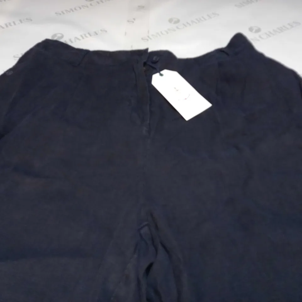 SEASALT CLOVER BLOOM SHORTS IN NAVY - UK 14
