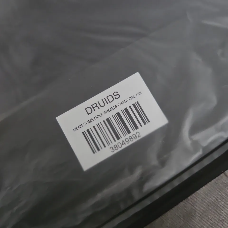 BAGGED DRUIDS MEN'S CLIMA GOLF SHORTS CHARCOAL – SIZE 36