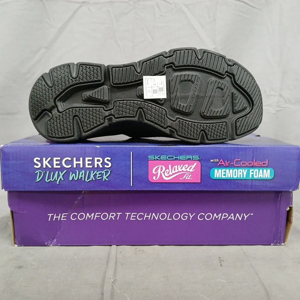 BOXED PAIR OF SKECHERS RELAXED FIT SLIP-IN SHOES IN BLACK SIZE UK 5
