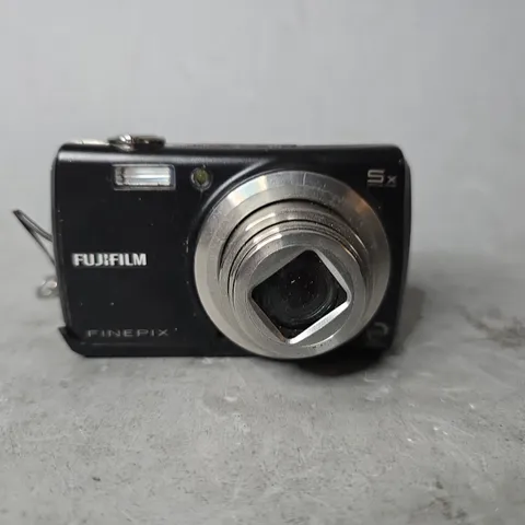 FUJIFILM F100 FINEPIX DIGITAL CAMERA
