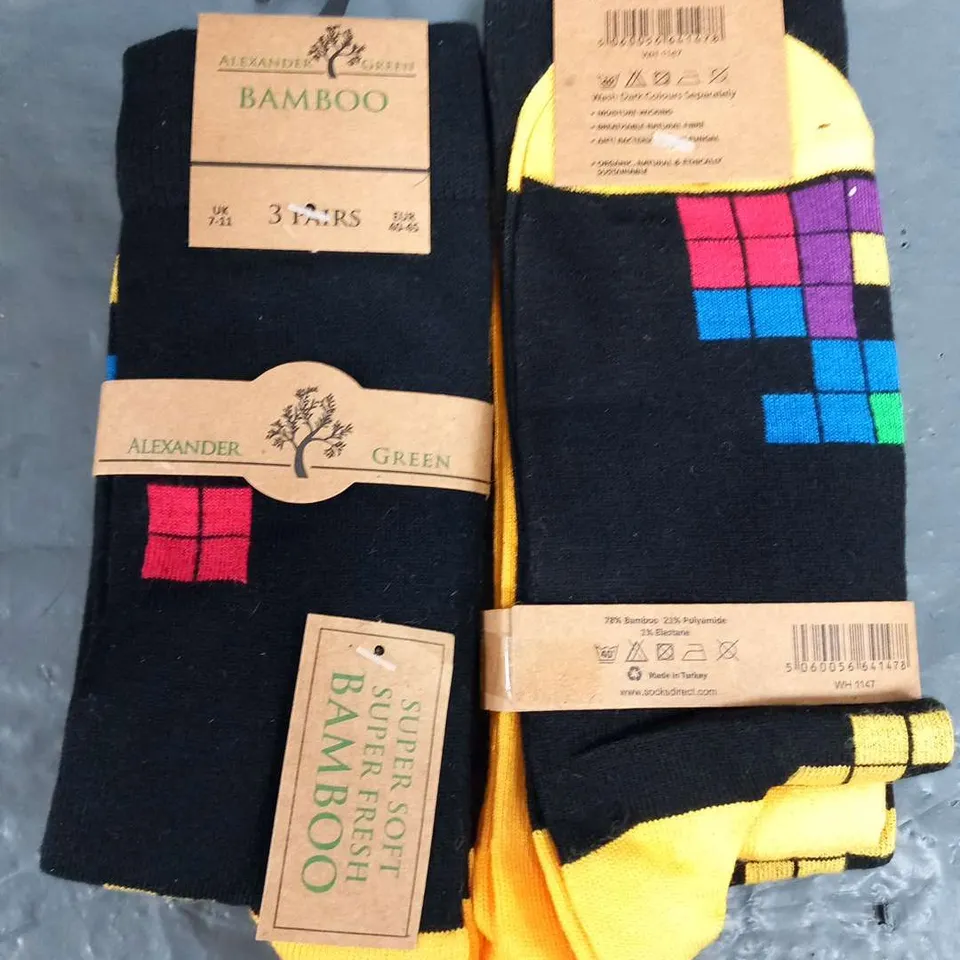 APPROXIMATELY 30 PACKS OF 6 PAIRS OF ALEXANDER GREEN BAMBOO SOCKS IN VARIOUS DESIGNS