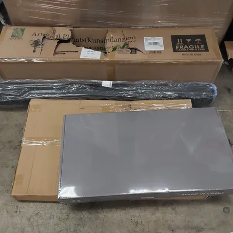 PALLET OF ASSORTED ITEMS INCLUDING: ARTIFICIAL PLANT, FLOOR MAT, COFFEE TABLE, SHELVES 