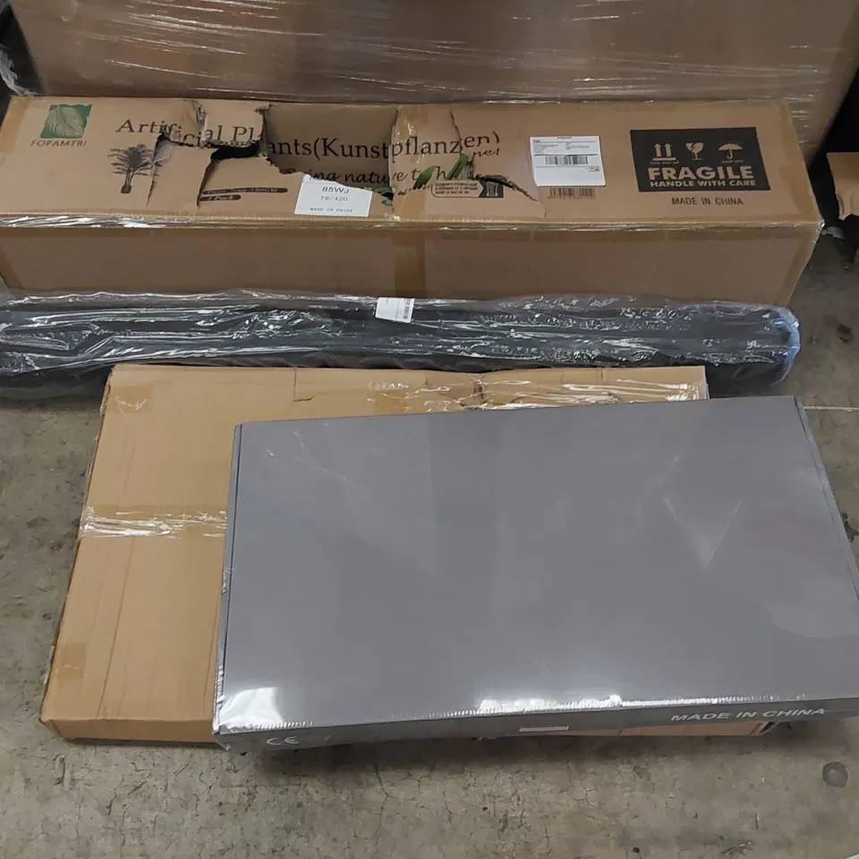 PALLET OF ASSORTED ITEMS INCLUDING: ARTIFICIAL PLANT, FLOOR MAT, COFFEE TABLE, SHELVES 