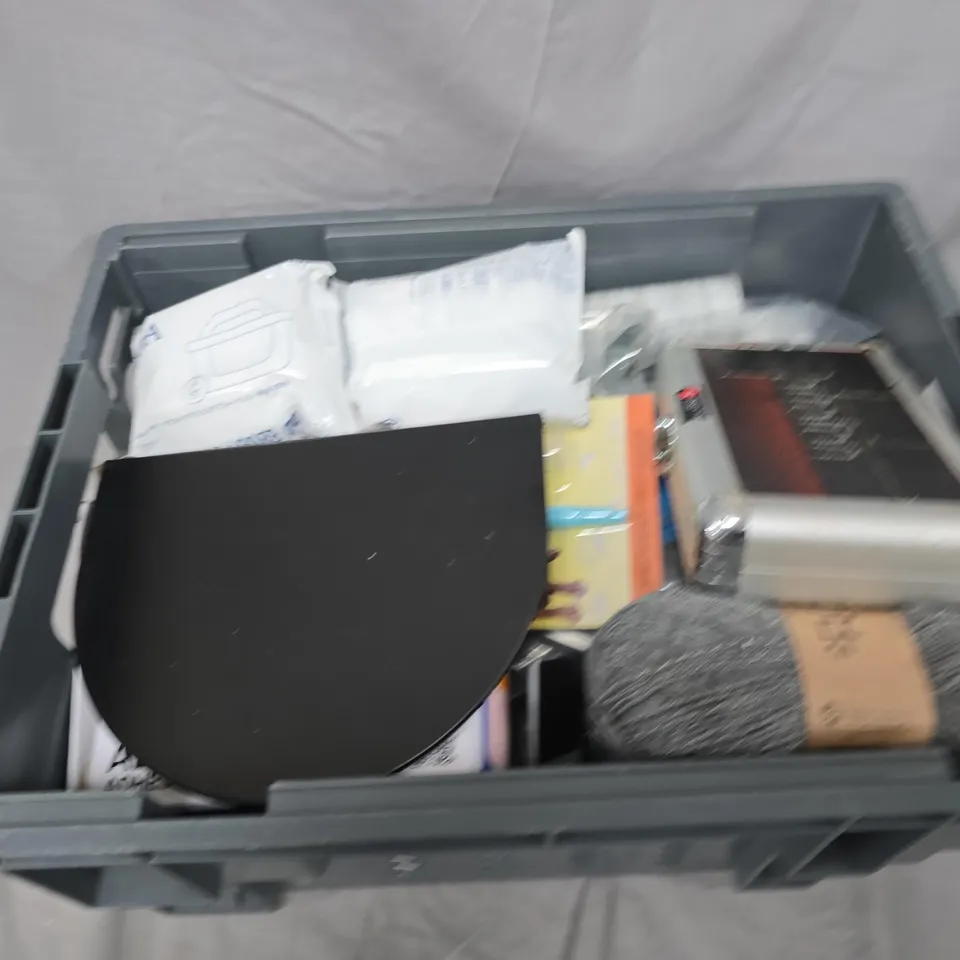 APPROXIMATELY 20 ASSORTED HOUSEHOLD ITEMS TO INCLUDE YARNS OF WOOL, DOG ITEMS AND BRITA 