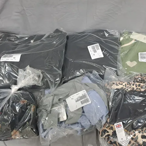 APPROXIMATELY 15 ASSORTED CLOTHING ITEMS TO INCLUDE JACKETS, LACE ROBES, DRESS, ETC