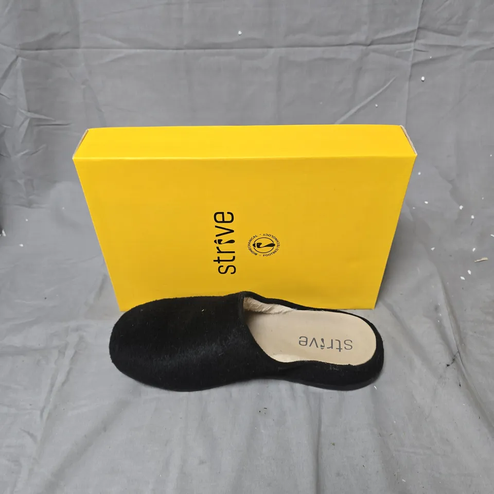 STRIVE WOMEN'S BLACK SLIP-ON SLIPPERS – PLUSH INTERIOR-UK SIZE 7