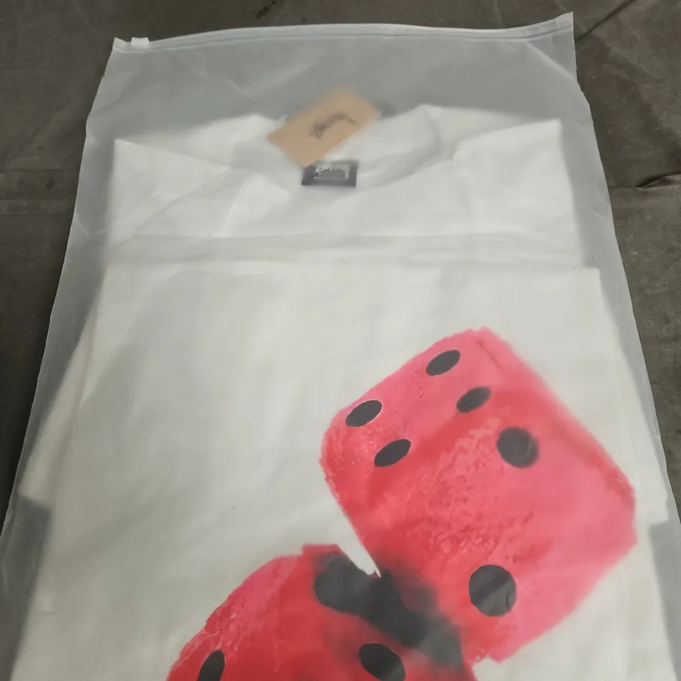 STÜSSY GRAPHIC T‑SHIRT – WHITE WITH DICE LOGO PRINT SIZE L