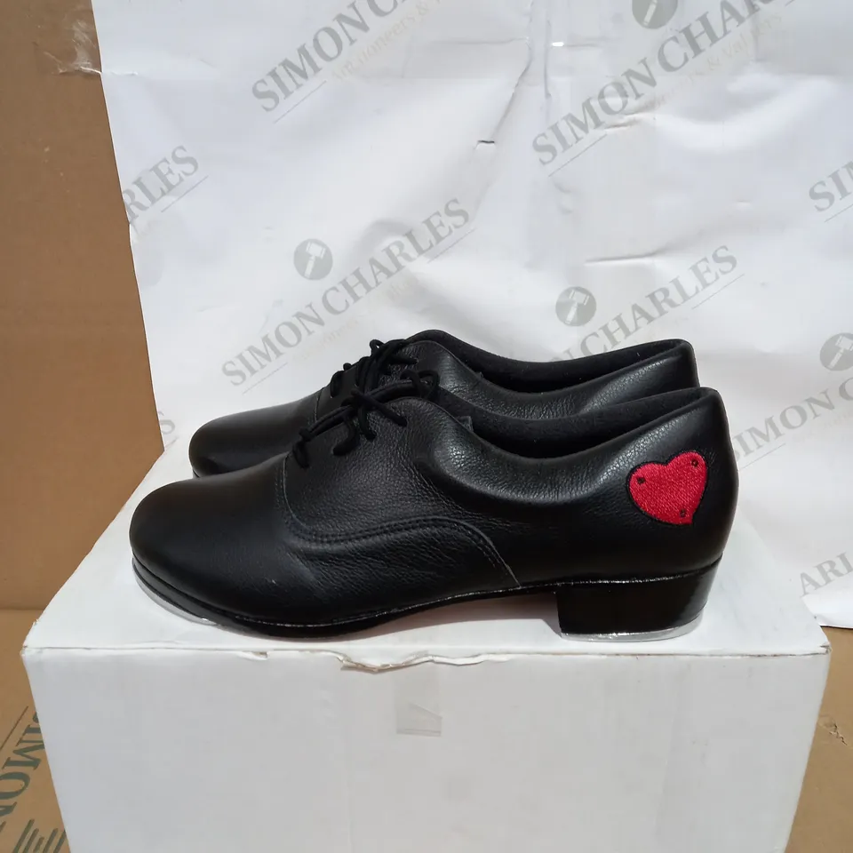 SO DANCA TAP DANCING SHOES SIZE UNSPECIFIED
