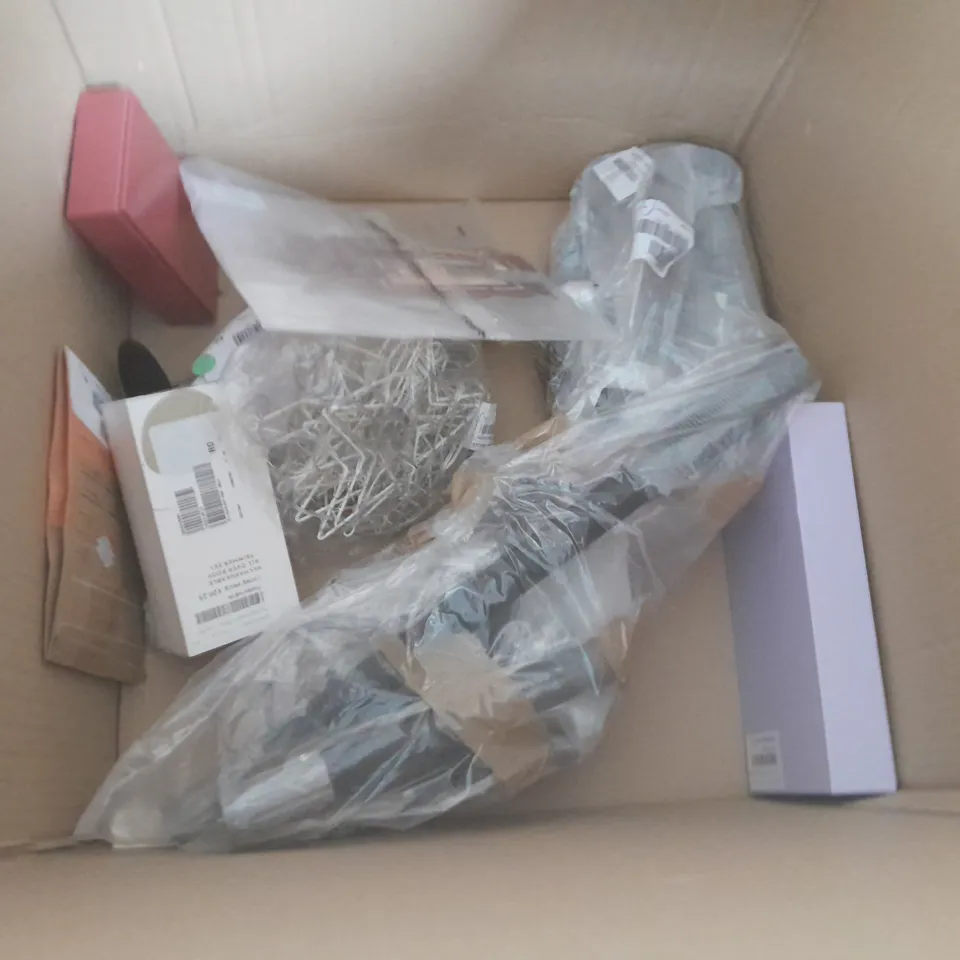 LOT OF APPROXIMATELY 15 ASSORTED ITEMS TO INCLUDE ROBERTS BLUETOOTH SPEAKER, SHOE STORAGE STEPS, LANTERNS AND SMALL BED FRAME