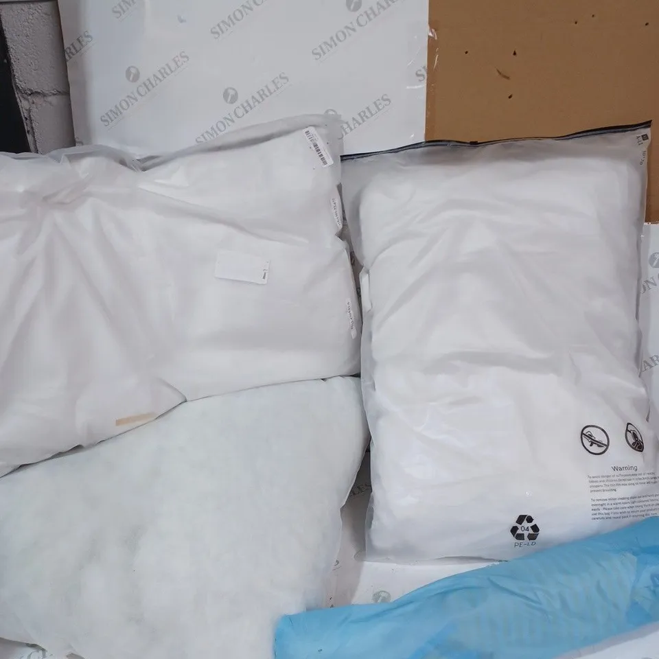APPROXIMATELY 5 ASSORTED HOUSEHOLD PRODUCTS TO INCLUDE PILLOWS, CUSHIONS, CUSHION STUFFING ETC 