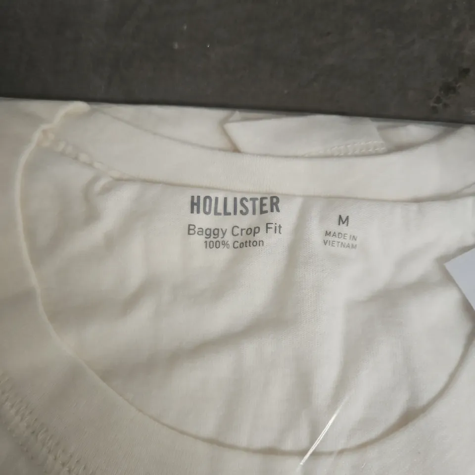 HOLLISTER BAGGY CROP FIT T-SHIRT – OFF-WHITE, SIZE M