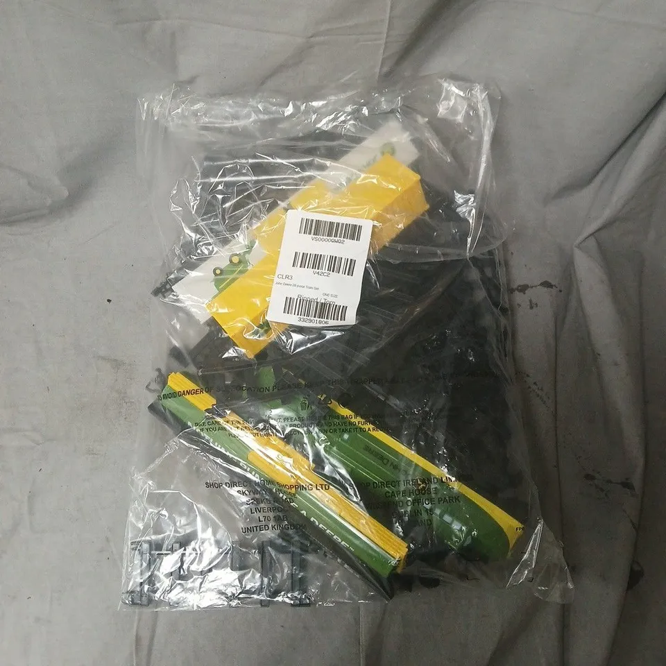MODEL RAILWAY TRACK PIECES – ASSORTED PLASTIC RAILS & ACCESSORIES.