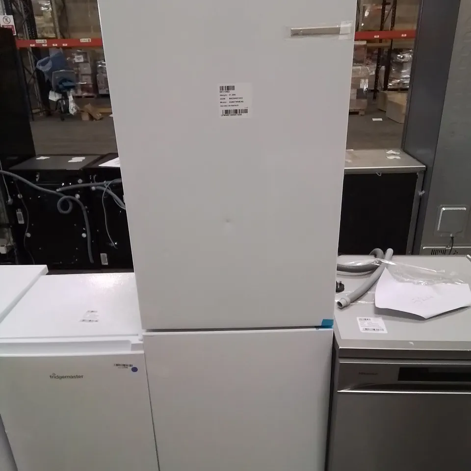 BOSCH SERIES 2 FRIDGE FREEZER IN WHITE