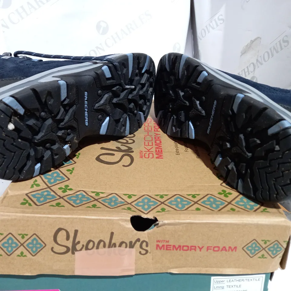 SKETCHERS NAVY WINTER PROOF BOOT - 6.5