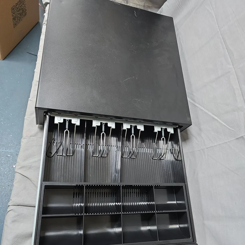 BLACK CASH DRAWER TILL WITH KEYED LOCK – NOTE & COIN COMPARTMENTS