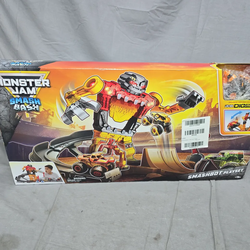 MONSTER JAM SMASH AND BASH SMASHBOT PLAYSET