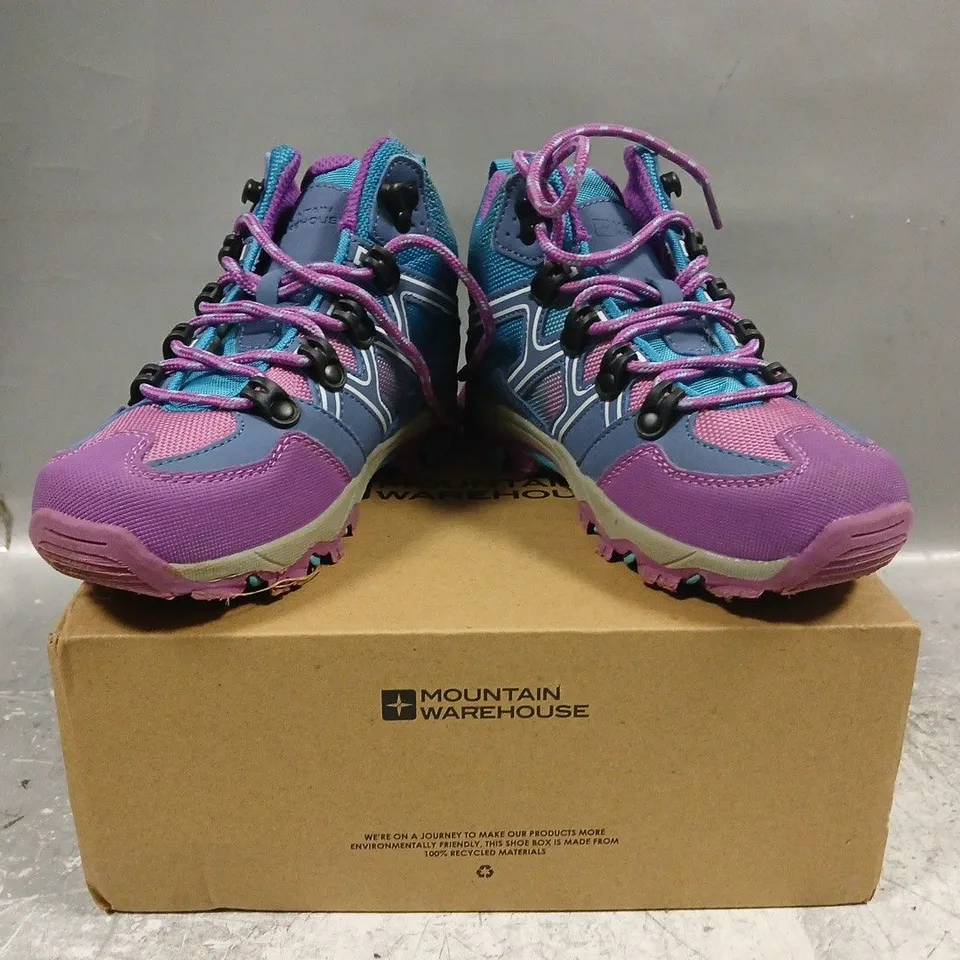 BOXED PAIR OF MOUNTAIN WAREHOUSE OSCAR 2 KIDS WALKING BOOTS IN LILAC/MULTI SIZE UK 12