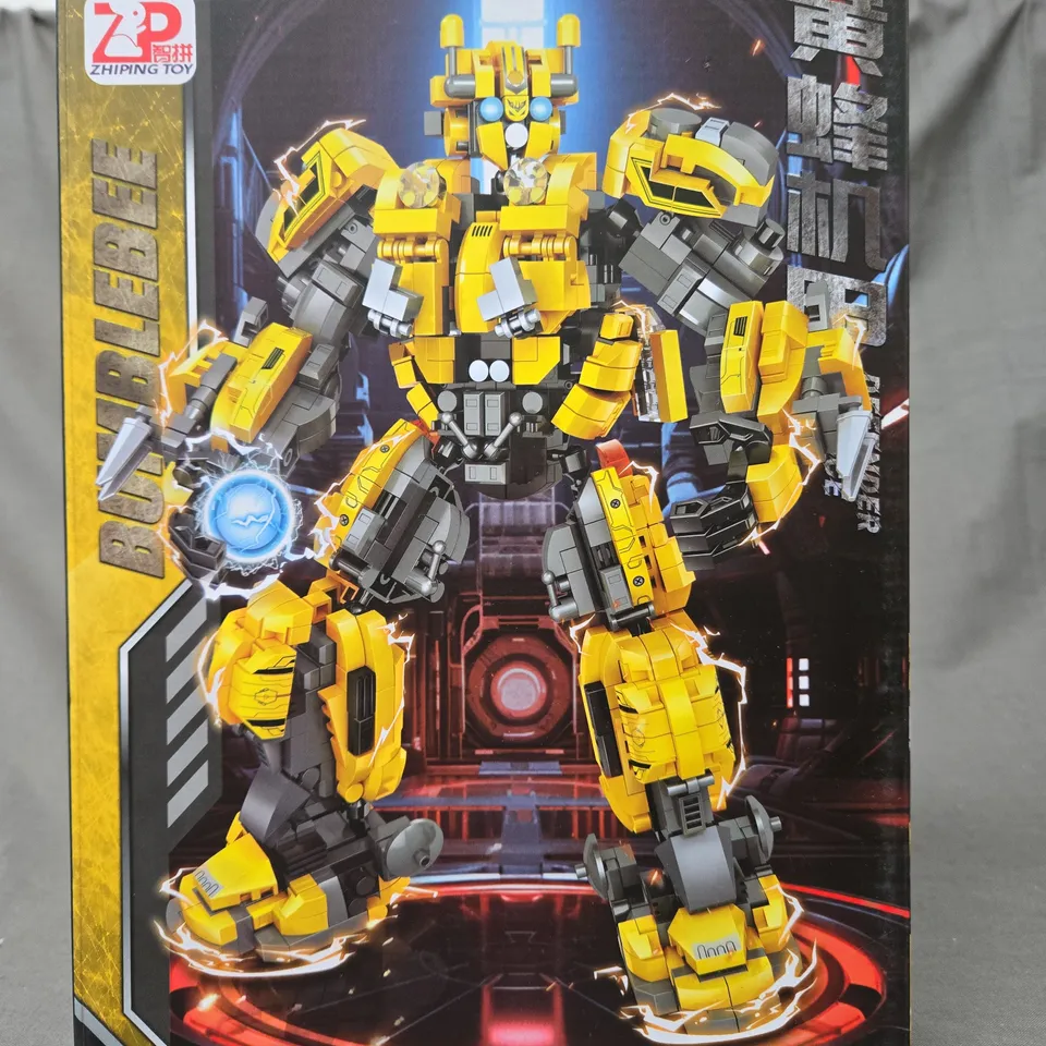 BOXED TRANSFORMERS DEFENDER JUSTICE BUMBLEBEE MODEL SET