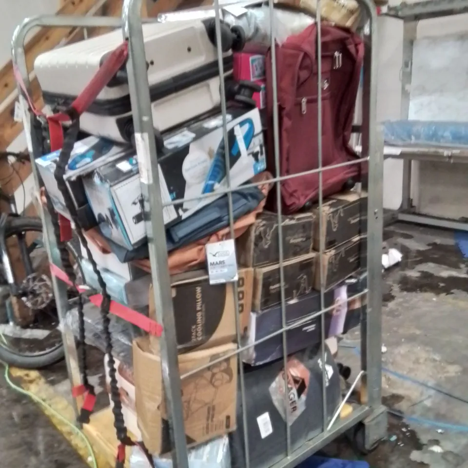 CAGE OF ASSORTED HOUSEHOLD GOODS AND PRODUCTS TO INCLUDE;SUITCASE,VACUUM CLEANER,HEATED THROW,PADDLING POOL FOR PETS