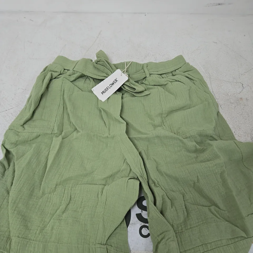MUDFLOWER WOMEN'S CRINKLE GREEN SHORTS - UK 14
