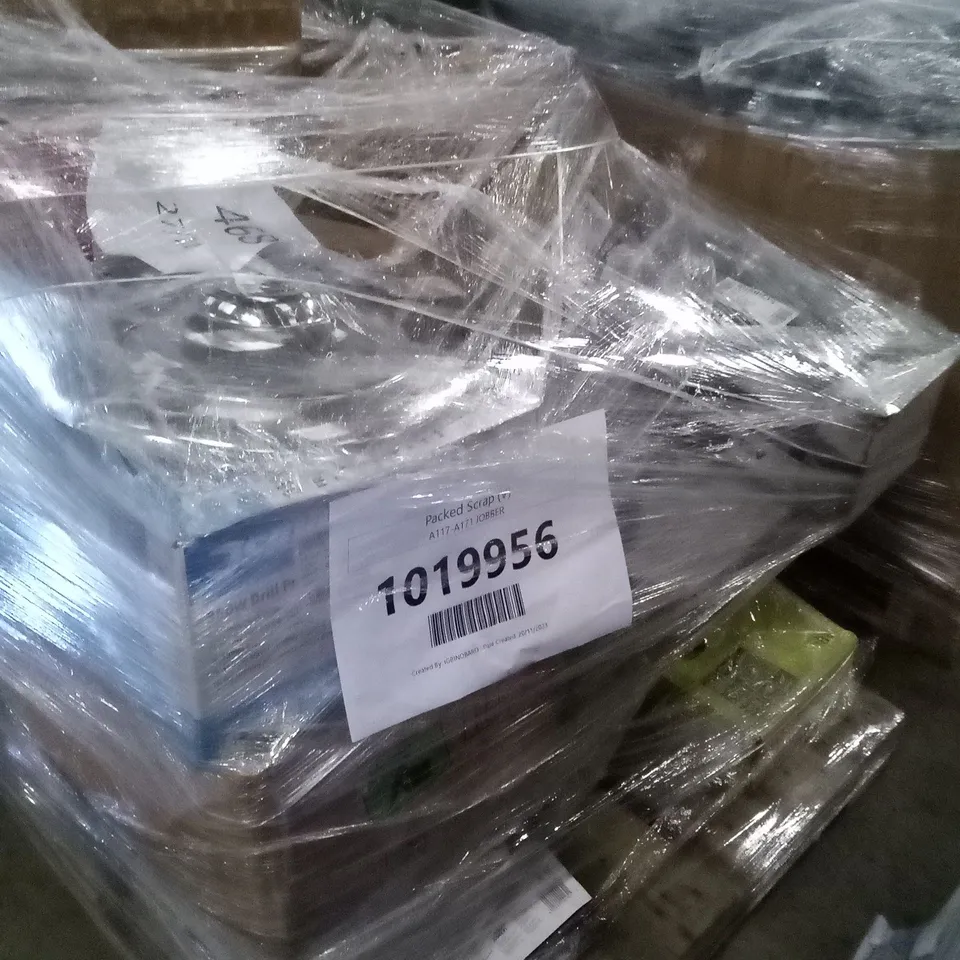 PALLET OF APPROXIMATELY 21 ASSORTED ELECTRICAL ITEMS TO INCLUDE LEAF BLOWERS , LAWNMOWERS , HEDGE POLES , ETC 