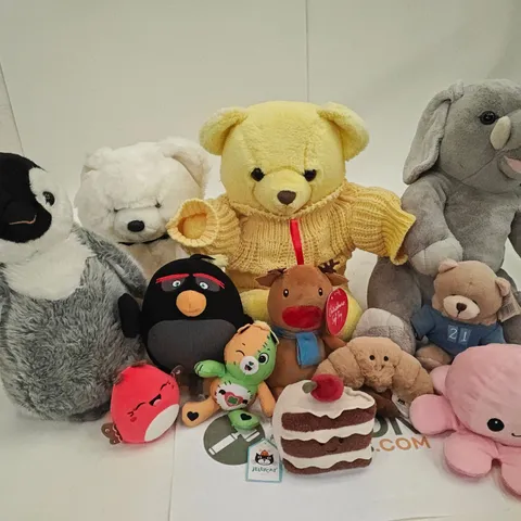 LOT OF 12 ASSORTED PLUSHIES TO INCLUDE JELLYCAT