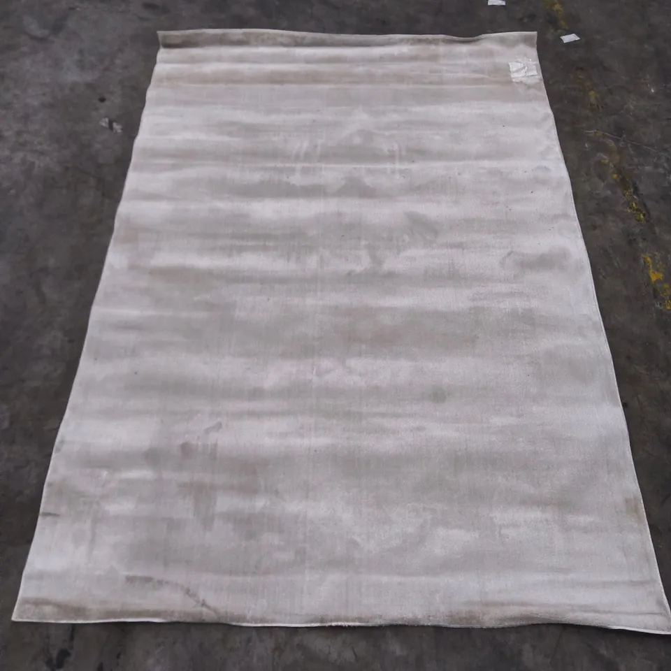 CREAM TEXTURED RECTANGULAR AREA RUG (160X230CM)