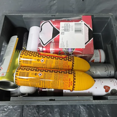 APPROXIMATELY 10 ASSORTED AEROSOLS TO INCLUDE OLD SPICE SPRAY , AIR SANITISER , ETC 