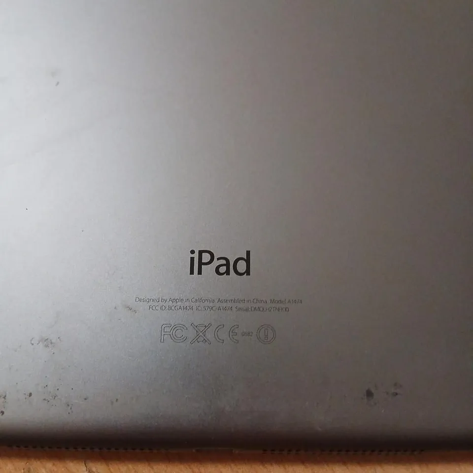 APPLE IPAD (A1474) – SILVER, 9.7IN TABLET, RESTORE MODE