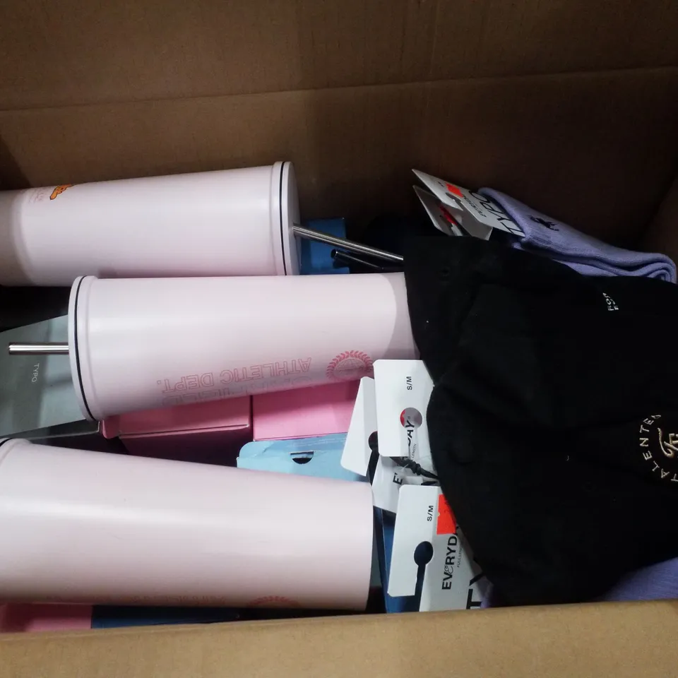 PALLET CONTAINING ASSORTED BRAND NEW ASSORTED PRODUCTS INCLUDING PHONE CASES, GREETING CARDS, ACRYLIC PAINT SETS, TRAVEL PILLOW WITH HOOD, SCENTED CANDLES & METAL SMOOTHIE CUPS