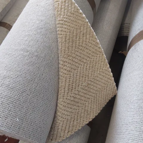 ROLL OF QUALITY LAKELAND WEAVE BUTTERMERE HERD FLAT CARPET APPROXIMATELY 4 x 3.94m