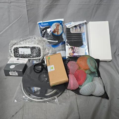 APPROXIMATELY 15 ASSORTED HOUSEHOLD ITEMS TO INCLUDE DOOR HANDLE ALARM, WRIST SUPPORT SPLINT, WAVE WIFI HANDHELD CONTROLLER, ETC