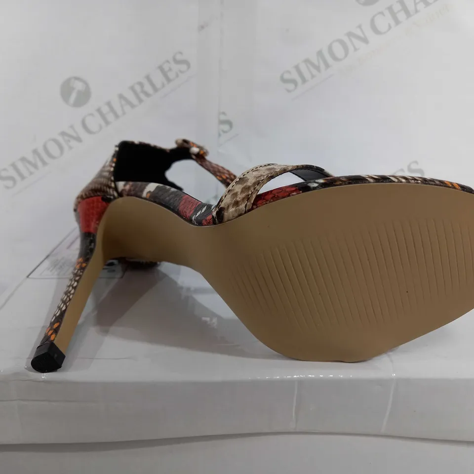 BOXED PAIR OF DESIGNER OPEN TOE STILETTO HEELED ANKLE STRAP SHOES - SCALE PATTERN DESIGN - EU 40