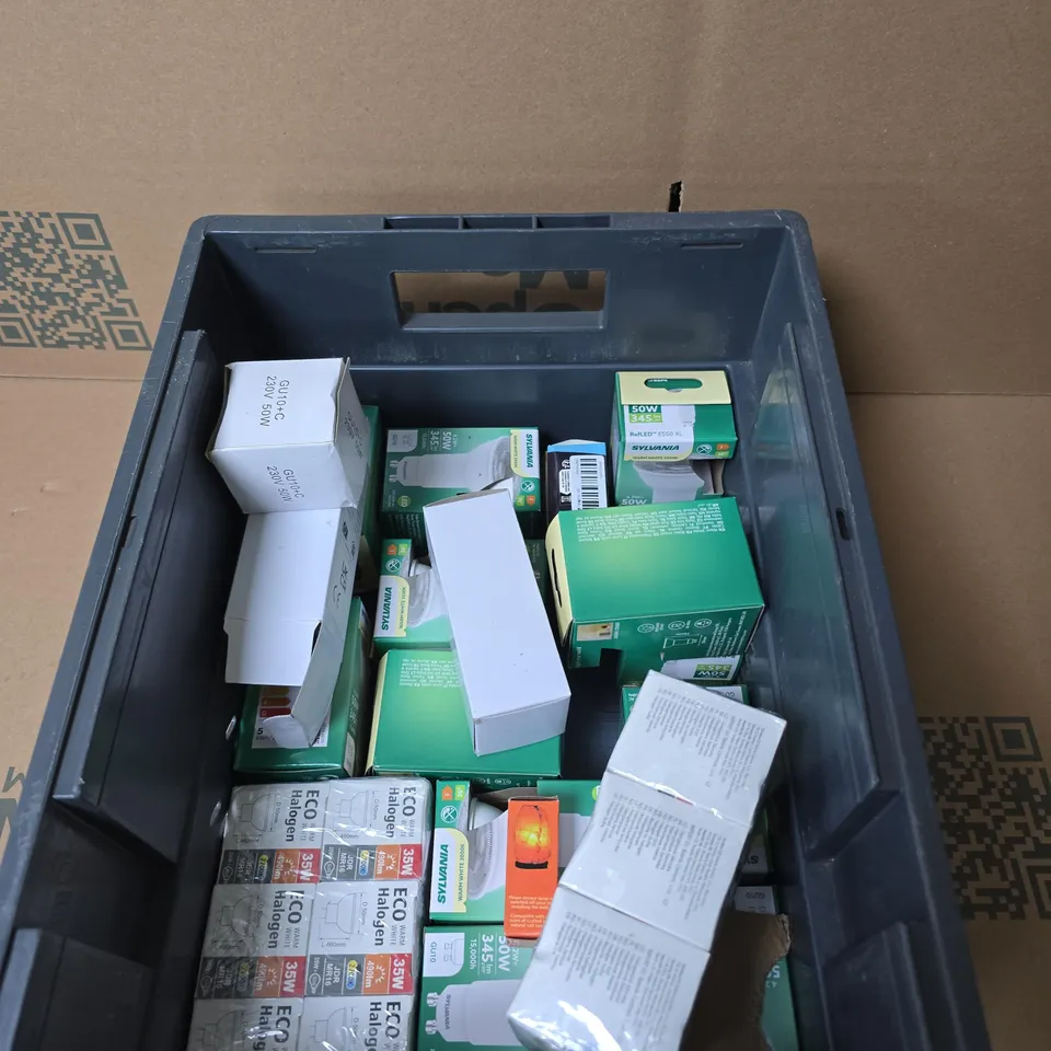 TOTE OF APPROXIMATELY 10 ASSORTED LIGHTING PRODUCTS TO INCLUDE: MULTIFUNCTIONAL FLASHLIGHT