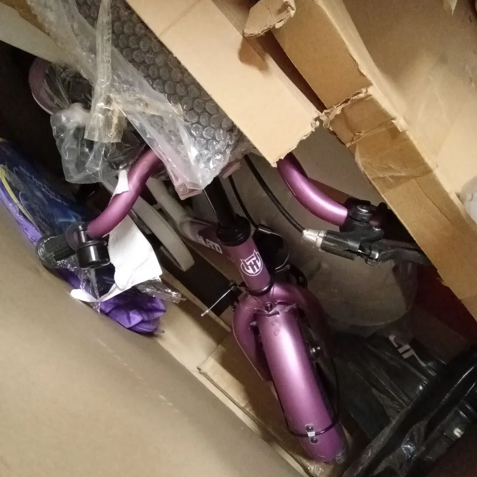 PALLET OF ASSORTED HOUSEHOLD GOODS & PRODUCTS TO INCLUDE; GIRLS TRICYCLE, GARDEN TOOLS, SHOE RACK, GAMING MOUSE MATS, CRAZY DARTS ETC